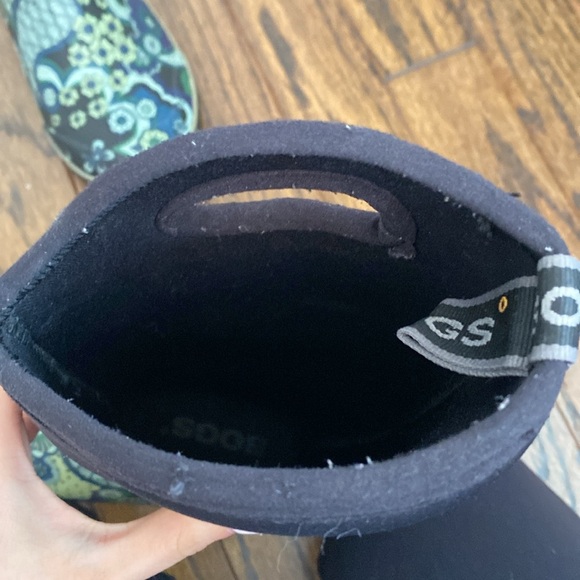 Bogs Women's Winter Rain Boots - Black and Green Floral - Picture 8 of 10